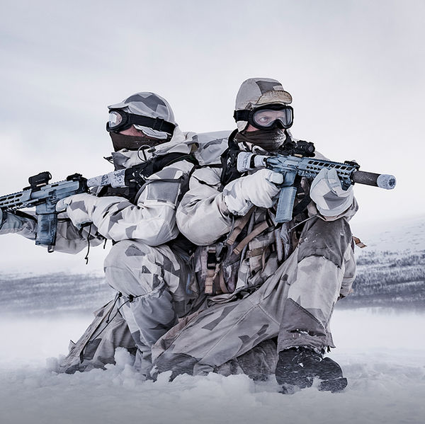 Militär i snökamouflage